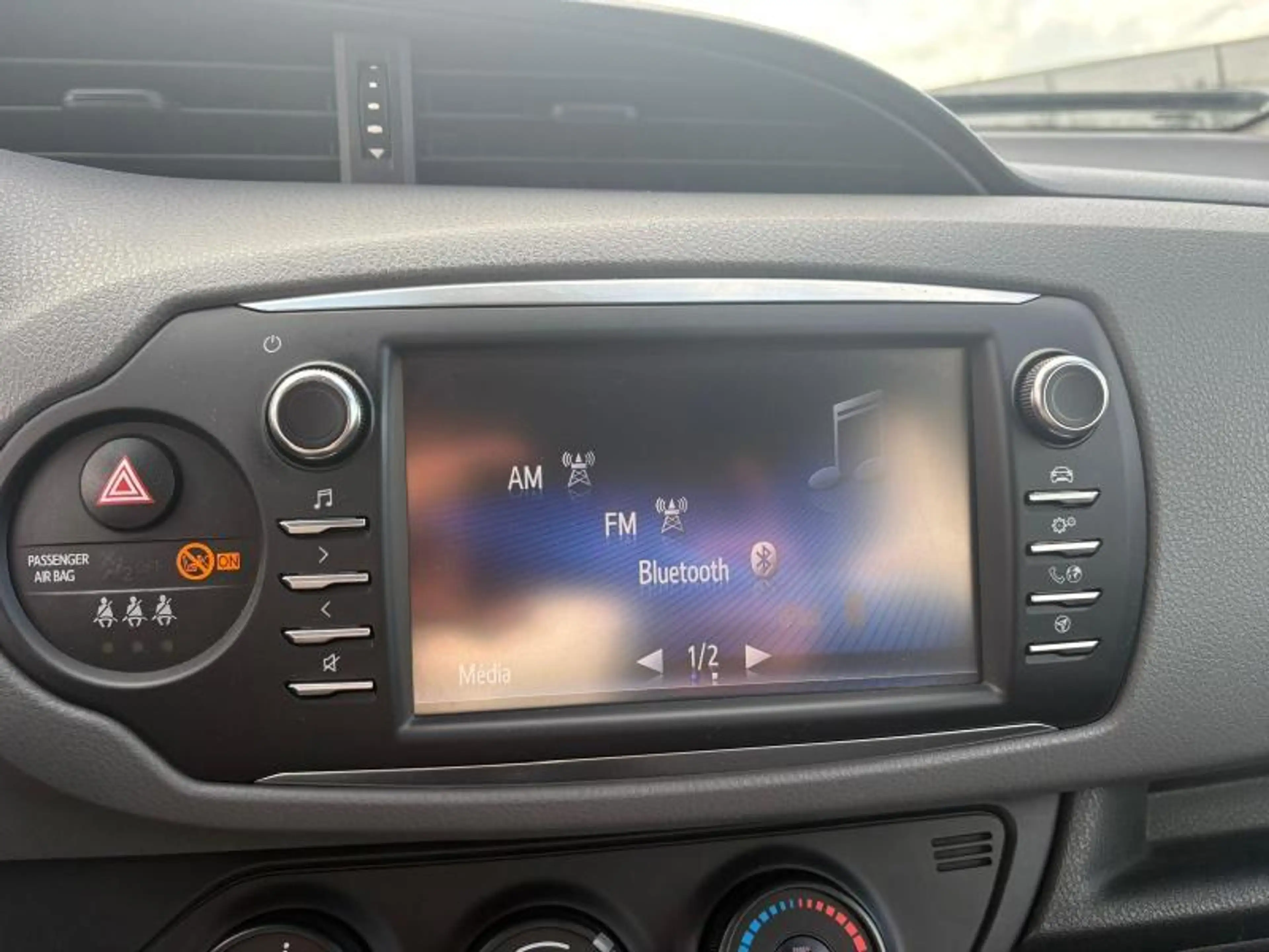 Toyota Yaris Y-oung — photo 8