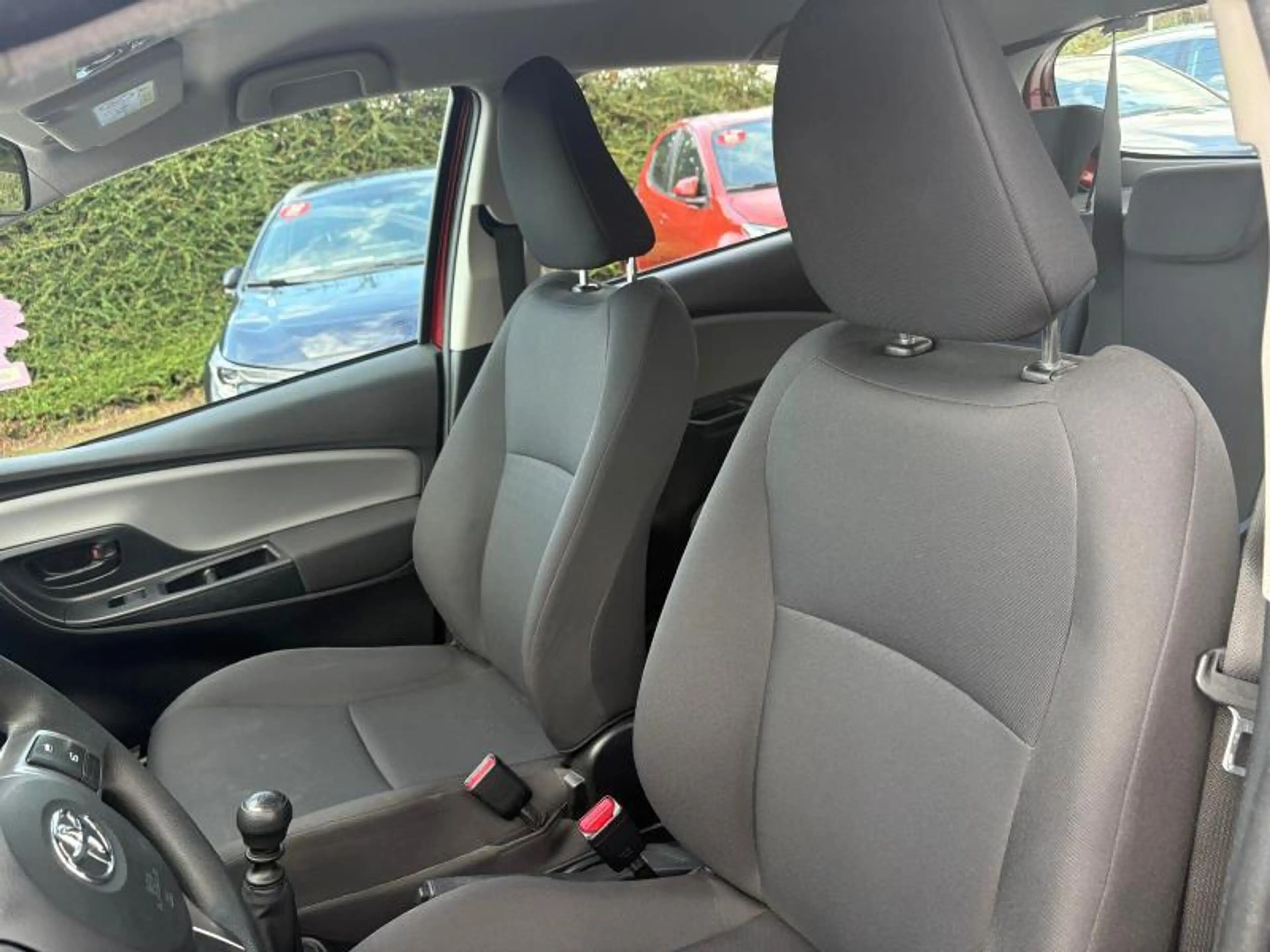 Toyota Yaris Y-oung — photo 10
