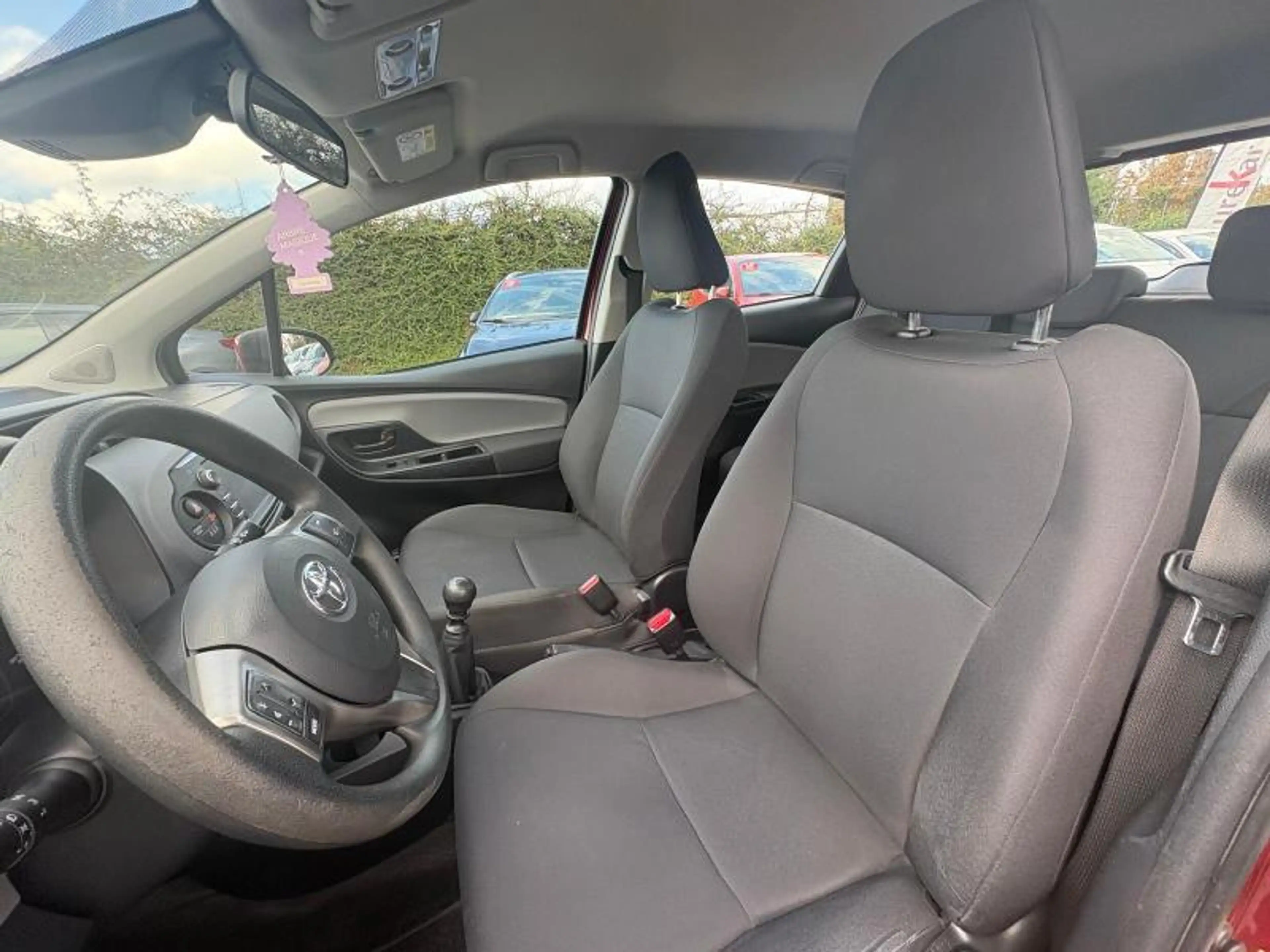 Toyota Yaris Y-oung — photo 11