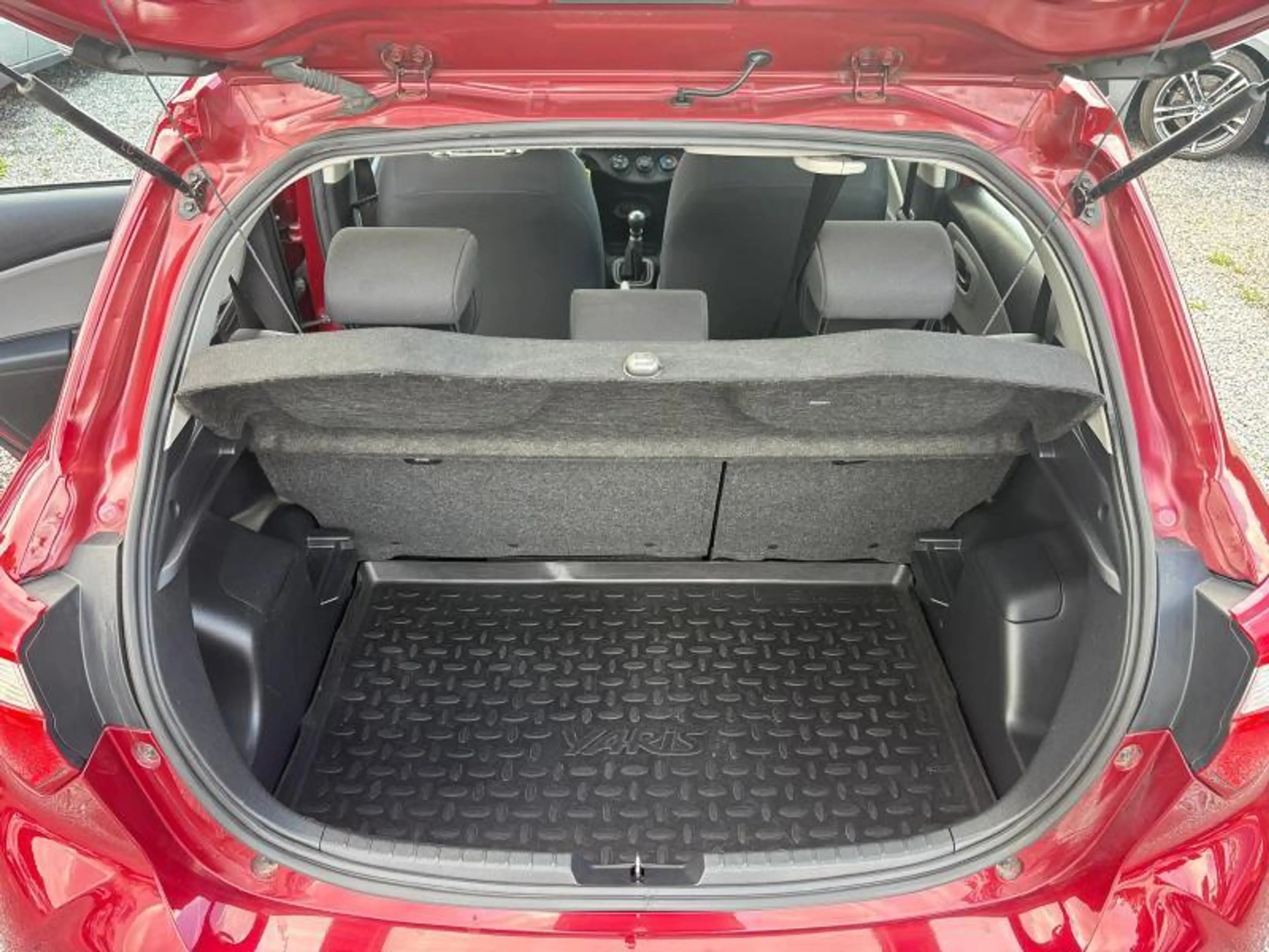Toyota Yaris Y-oung — photo 13
