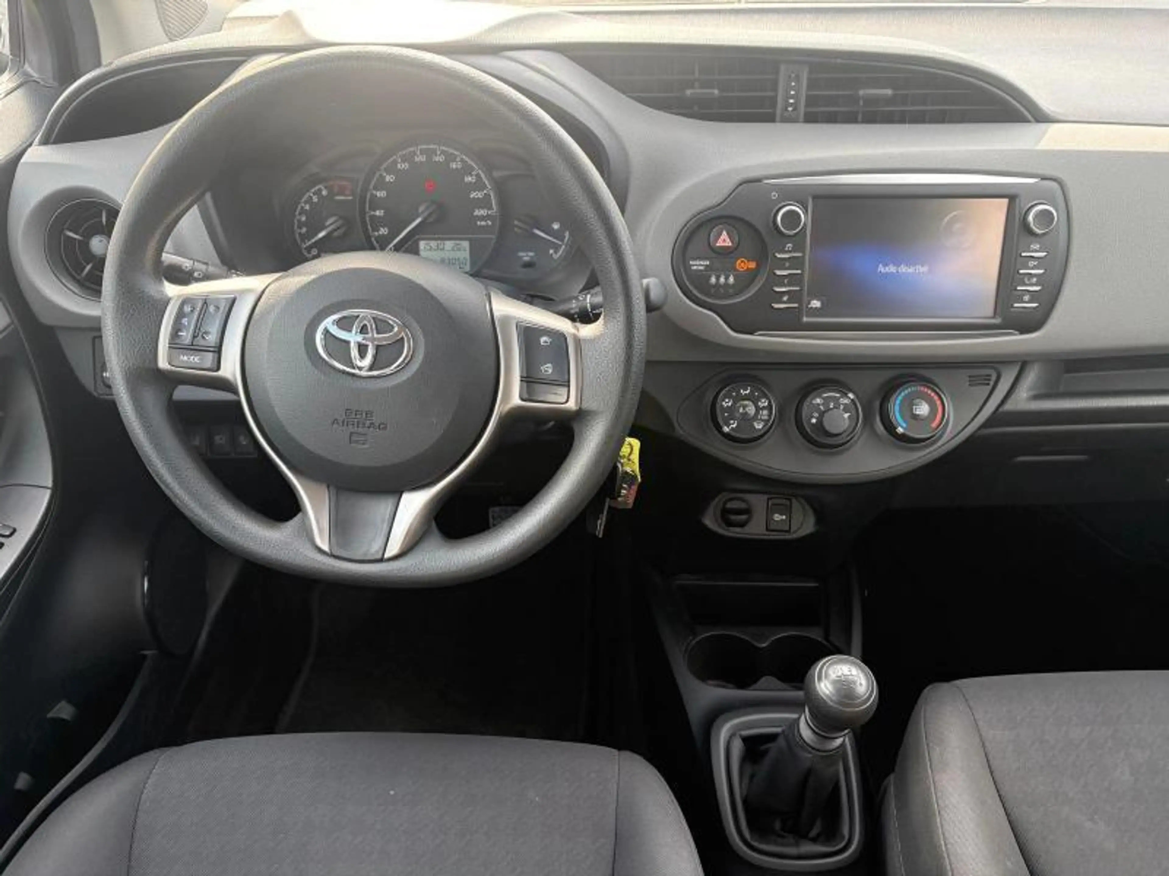 Toyota Yaris Y-oung — photo 4