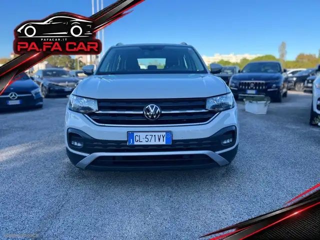 Volkswagen T-Cross view 3