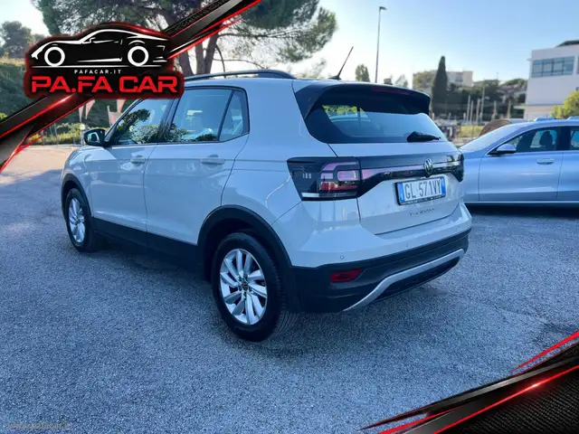 Volkswagen T-Cross view 5