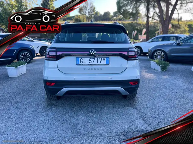 Volkswagen T-Cross view 4