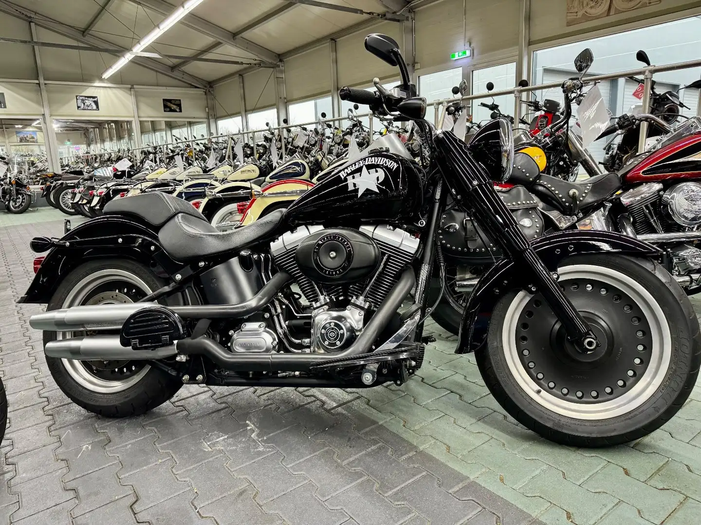 Harley-Davidson FLSTFB Fat Boy Special Zwart - 1