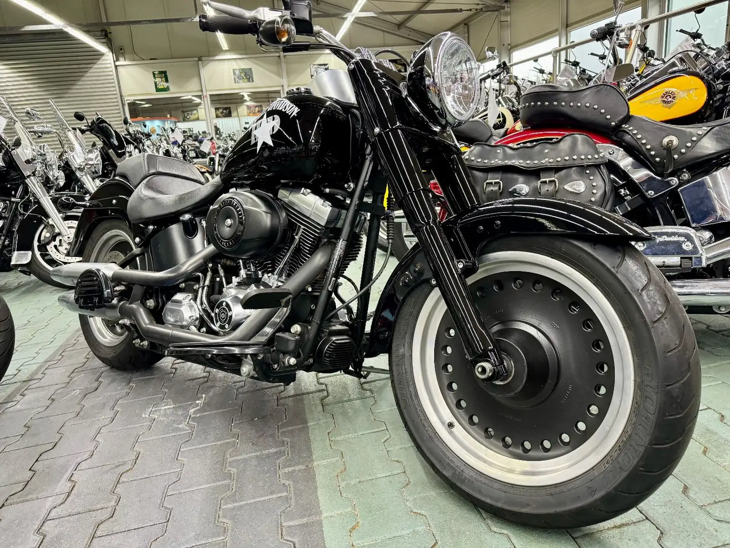 Harley-Davidson FLSTFB Fat Boy Special Zwart - 2
