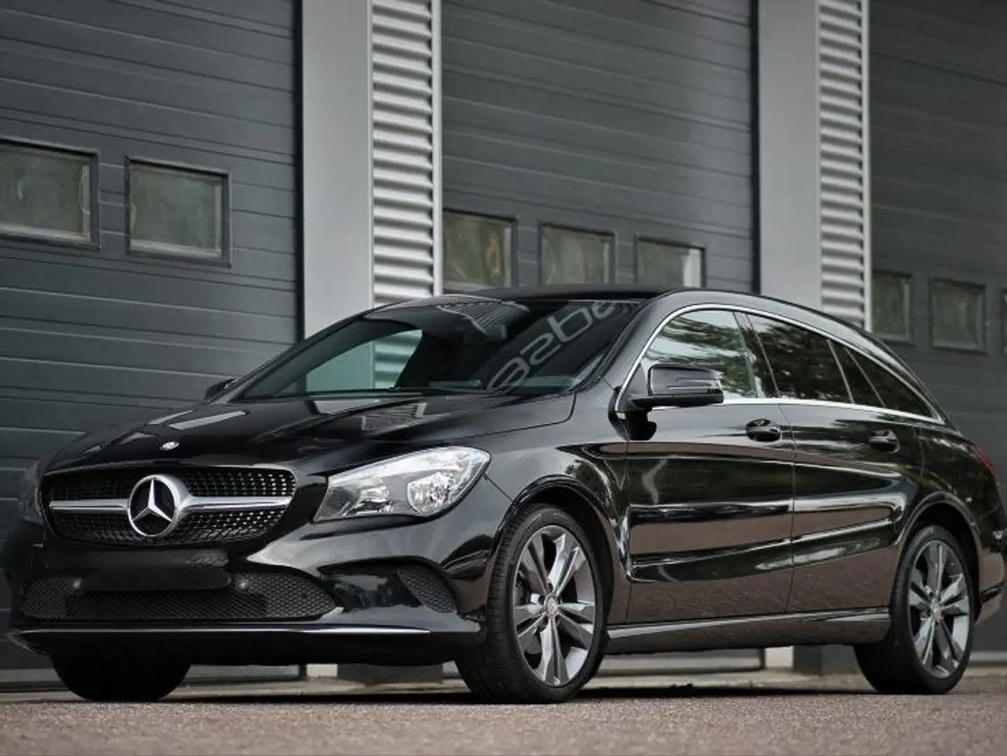 Mercedes-Benz CLA 200 CLA+200+Business+Sol. Zwart - 2