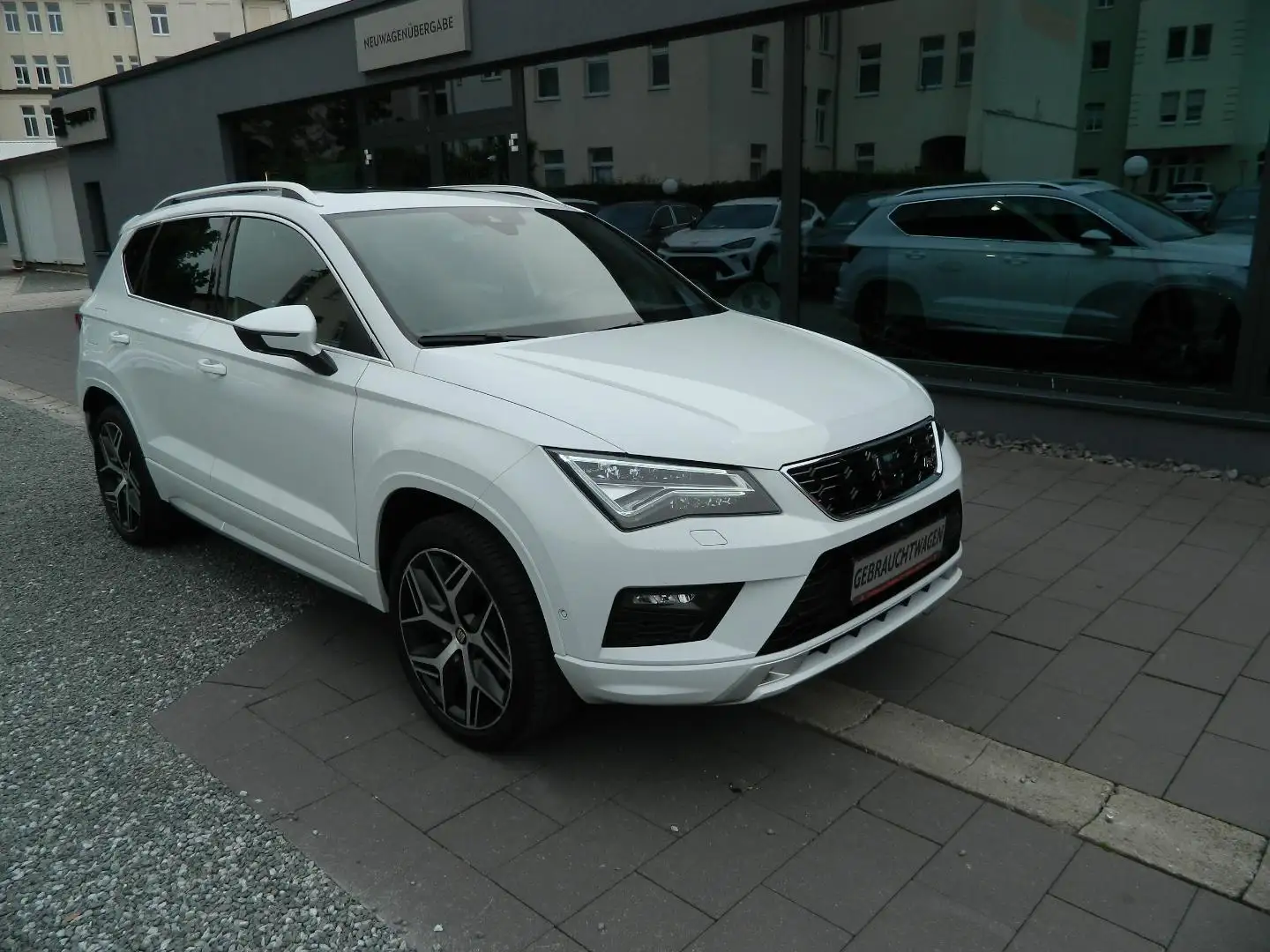 SEAT Ateca FR 2.0 TDI DSG 4D AHZV/Navi/PanoramaD/Sitzheiz/ Weiß - 1