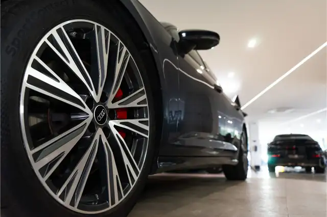 Audi A6 view 14