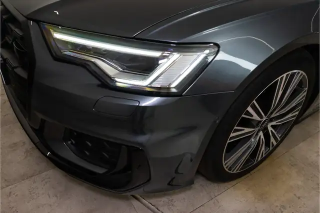 Audi A6 view 12