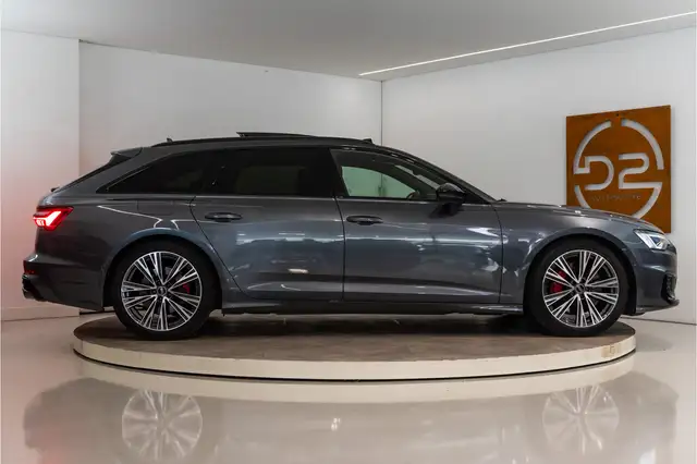 Audi A6 view 6