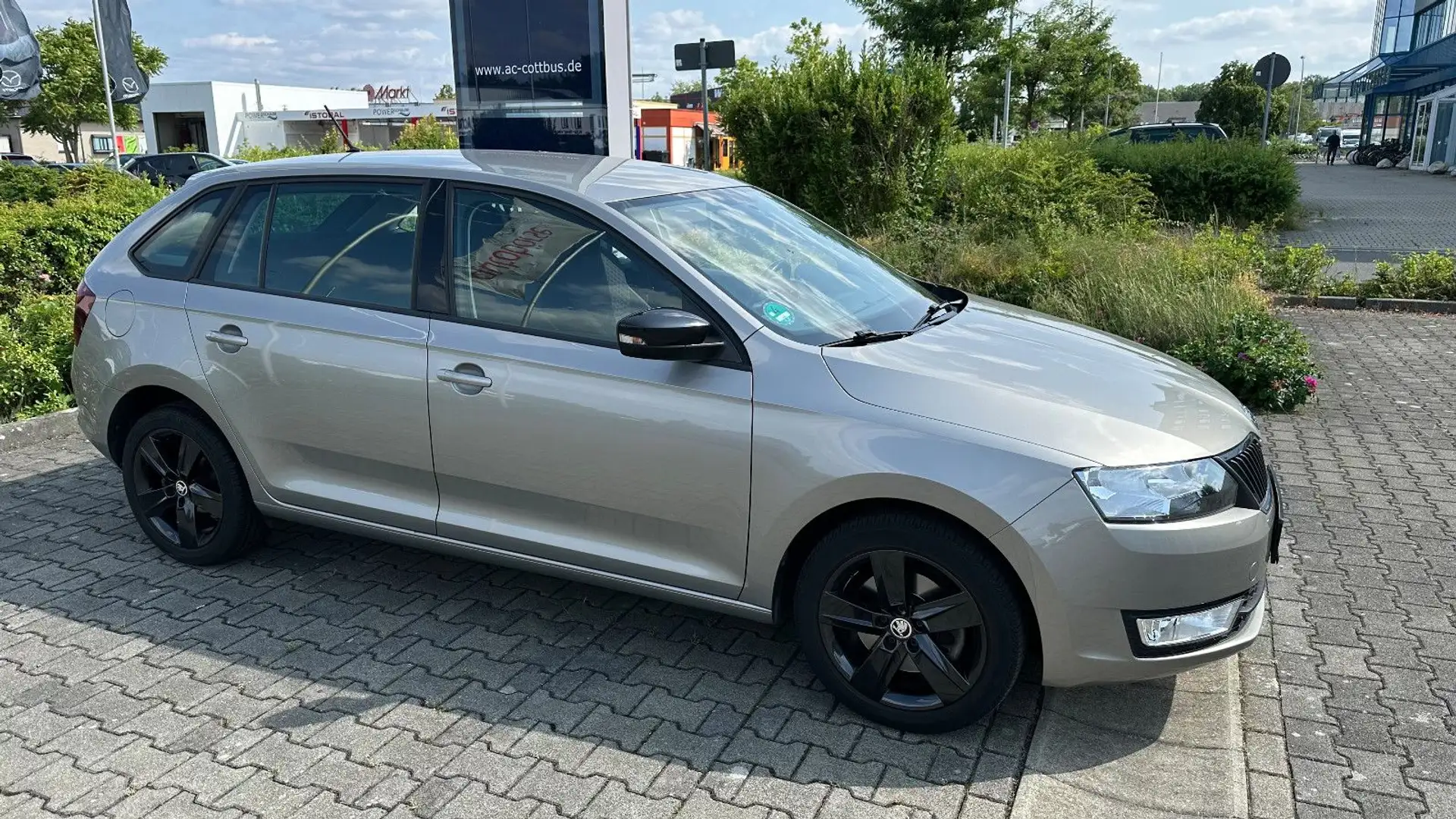 Skoda Rapid/Spaceback Spaceback Ambition Beige - 2