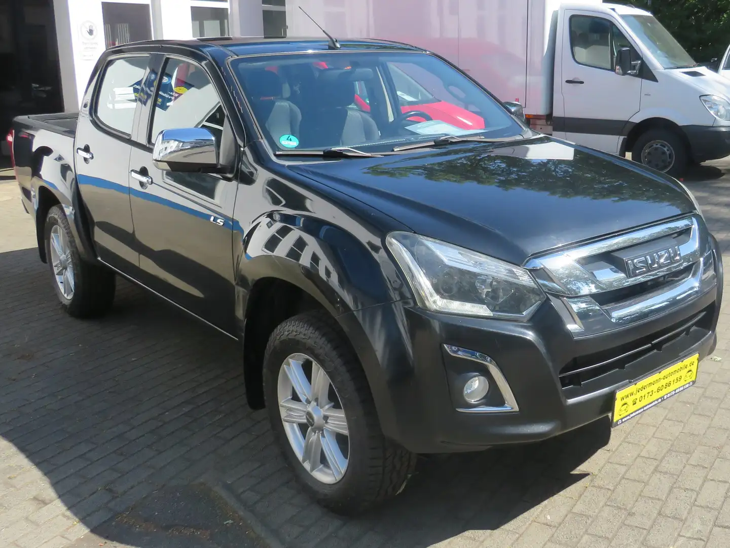 Isuzu D-Max Double Cab 4WD 1,9TD 6 Gang Pick-Up Allrad Schwarz - 1