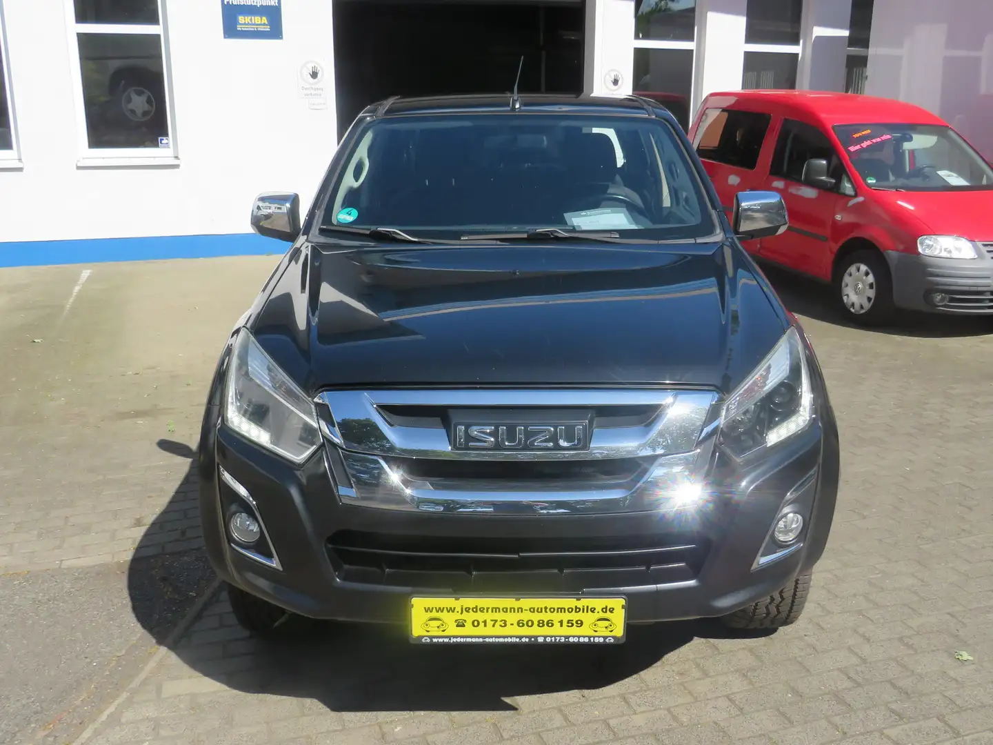 Isuzu D-Max Double Cab 4WD 1,9TD 6 Gang Pick-Up Allrad Schwarz - 2