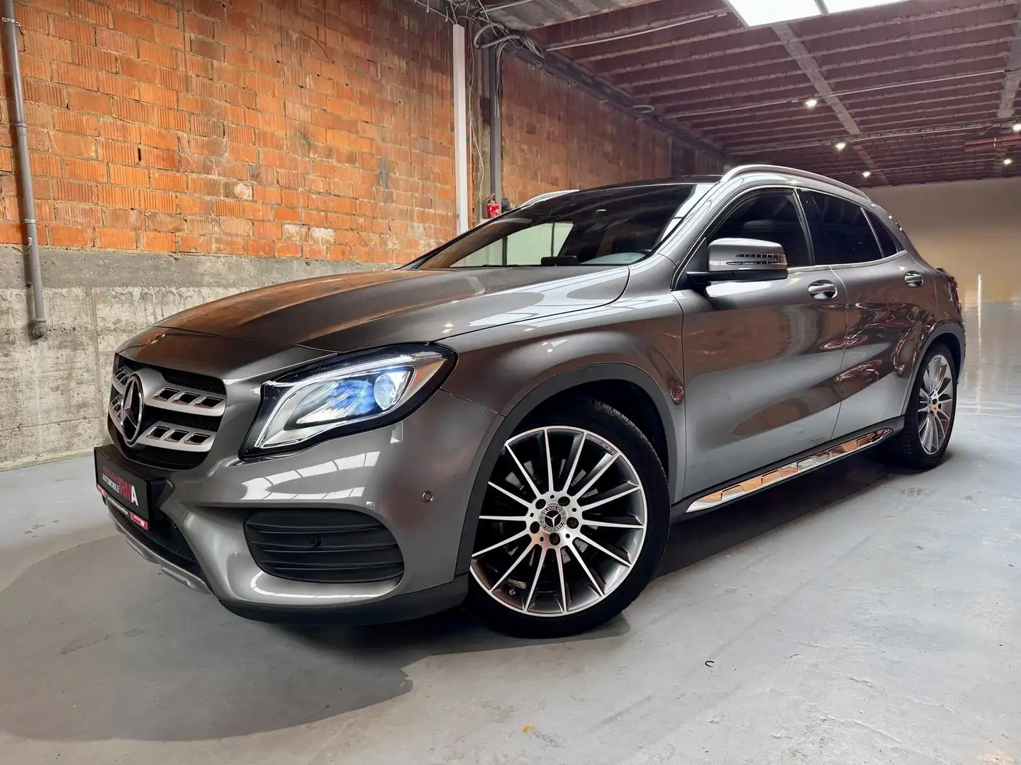 Mercedes-Benz GLA 250 4Matic+AMG-LINE+KEYLESS+LED+PANO+KAMERA Grau - 1