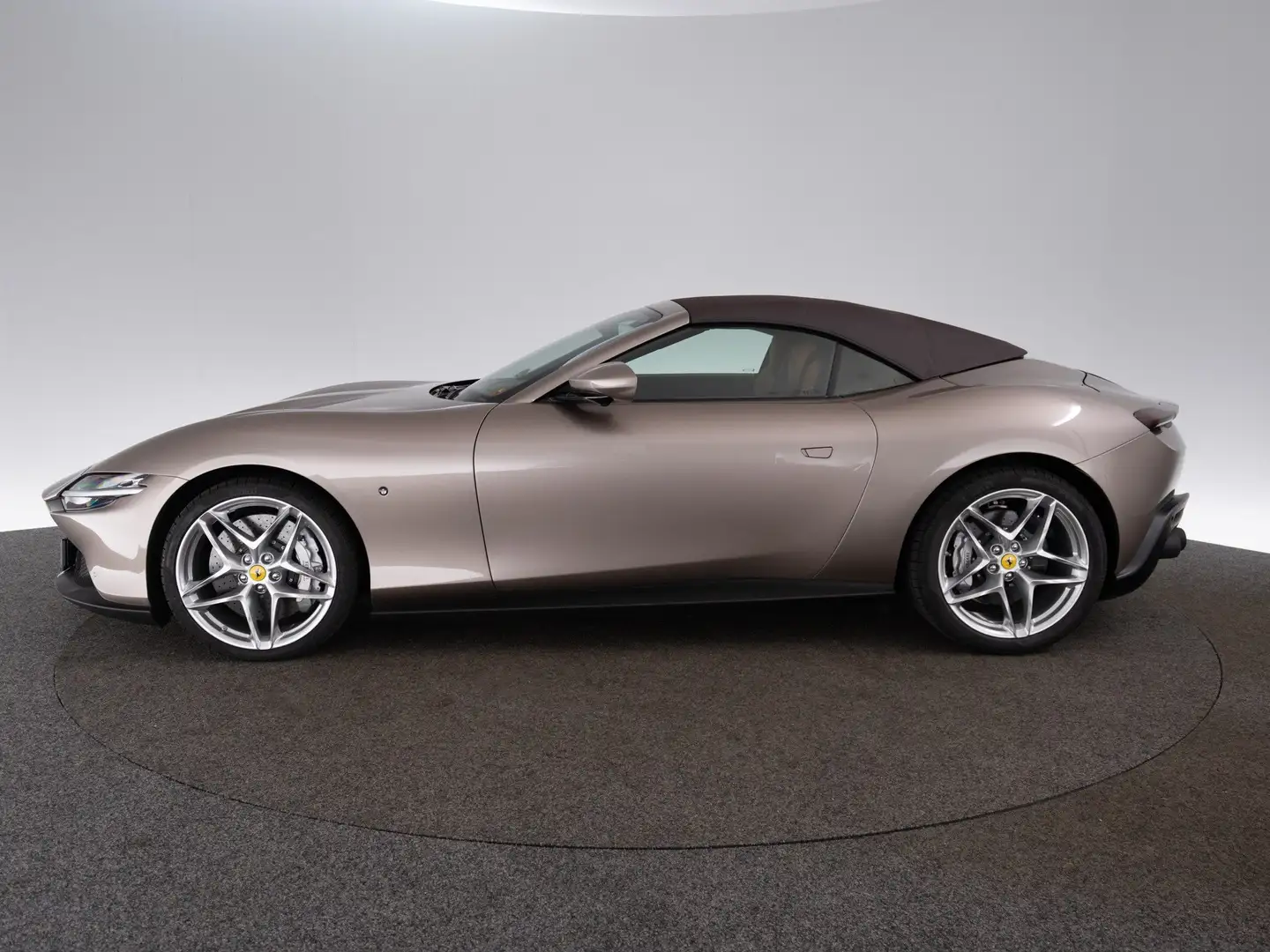 Ferrari Roma Spider FERRARI SINGEN Gris - 2