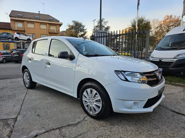 Dacia Sandero view 3