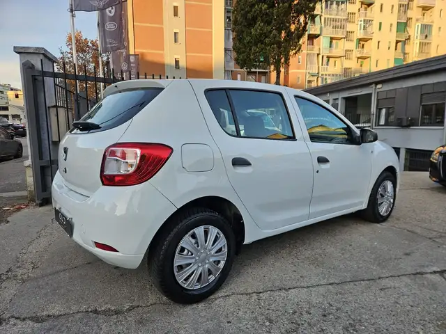 Dacia Sandero view 4