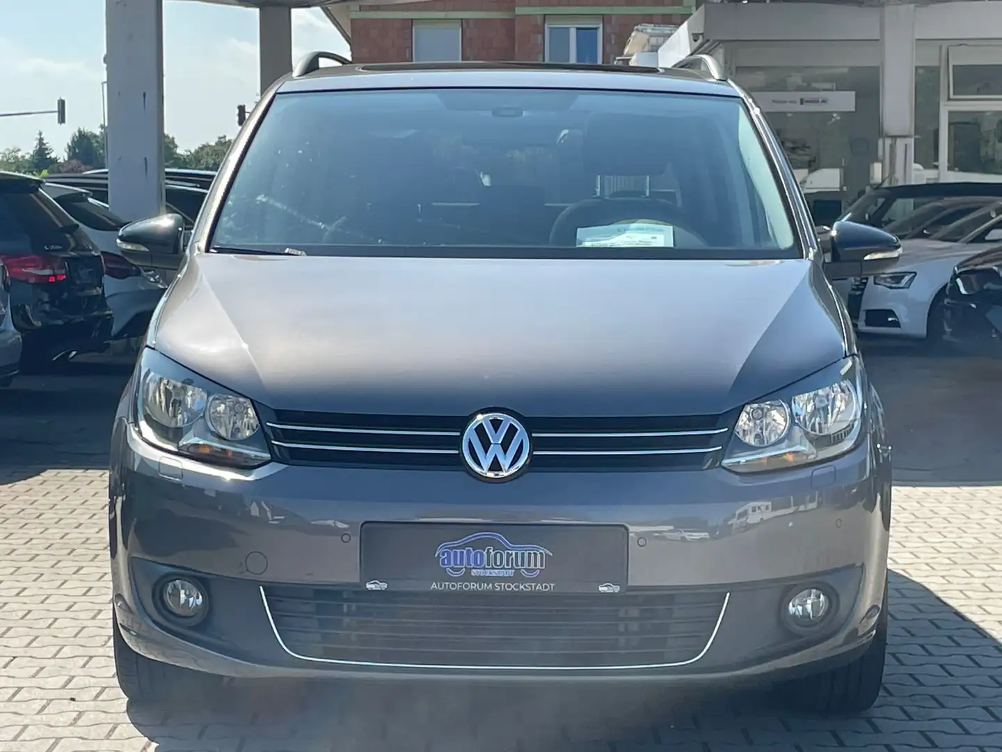 Volkswagen Touran 1.6 TDI DPF MATCH 7-SITZER+NAVI+PANORAMA+SHZ+PDC Szürke - 2