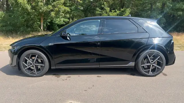 Hyundai Ioniq 5 view 5