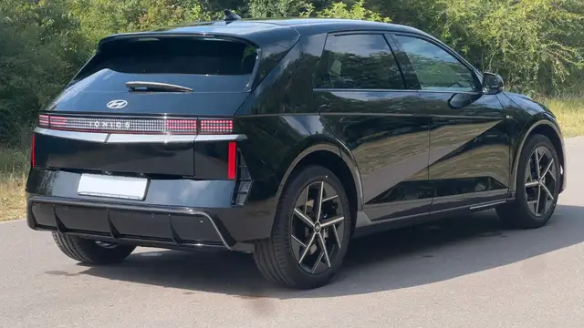 Hyundai Ioniq 5 view 2