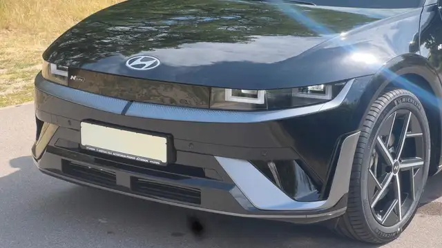 Hyundai Ioniq 5 view 8