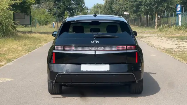 Hyundai Ioniq 5 view 4