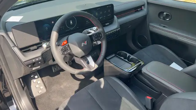 Hyundai Ioniq 5 view 12