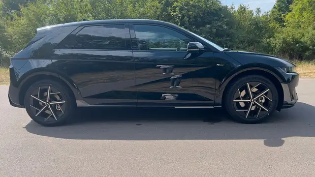 Hyundai Ioniq 5 view 6
