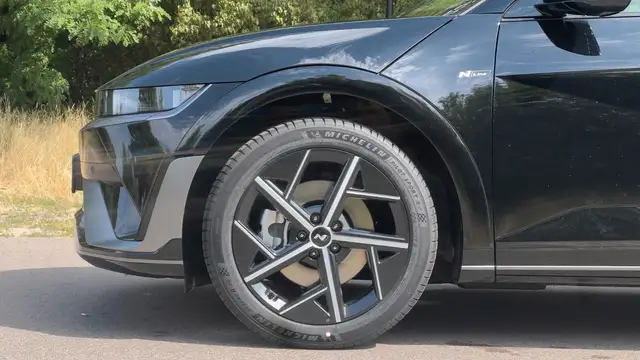 Hyundai Ioniq 5 view 7