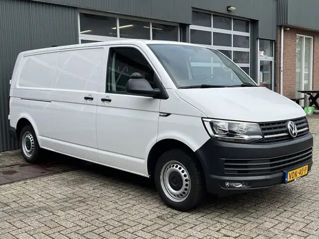 Volkswagen T6 Transporter 2.0 TDI L2H1 Servicewagen Omvormer Airco Cruise co