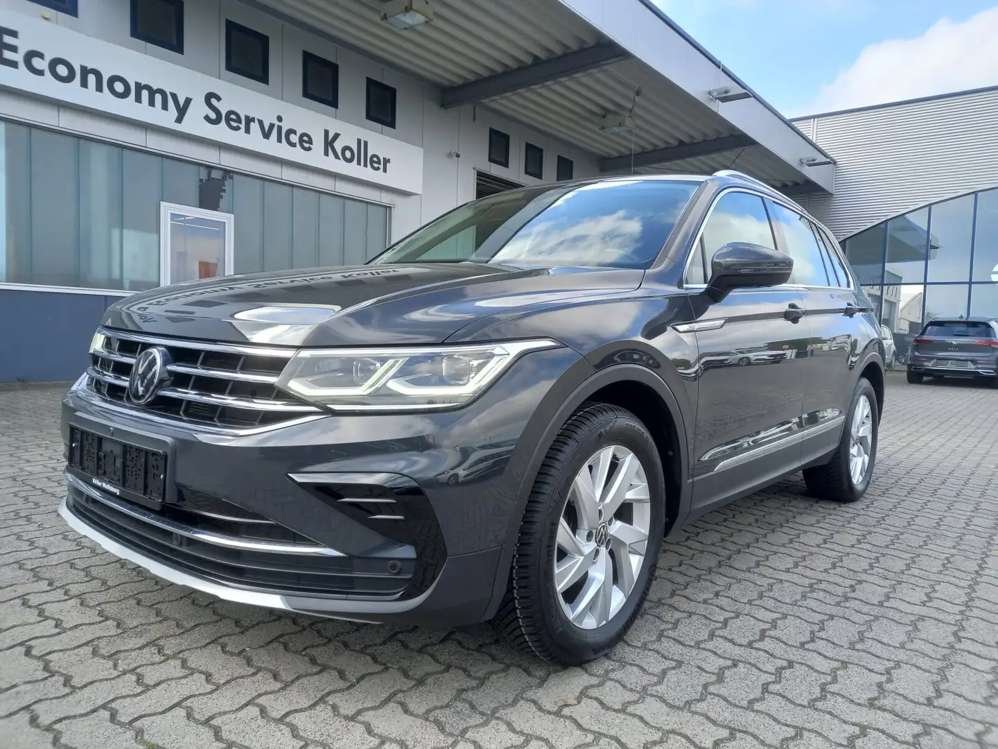 Volkswagen Tiguan Tiguan 2.0 TDI DSG Elegance Navi AreaView Matrix Grau - 1