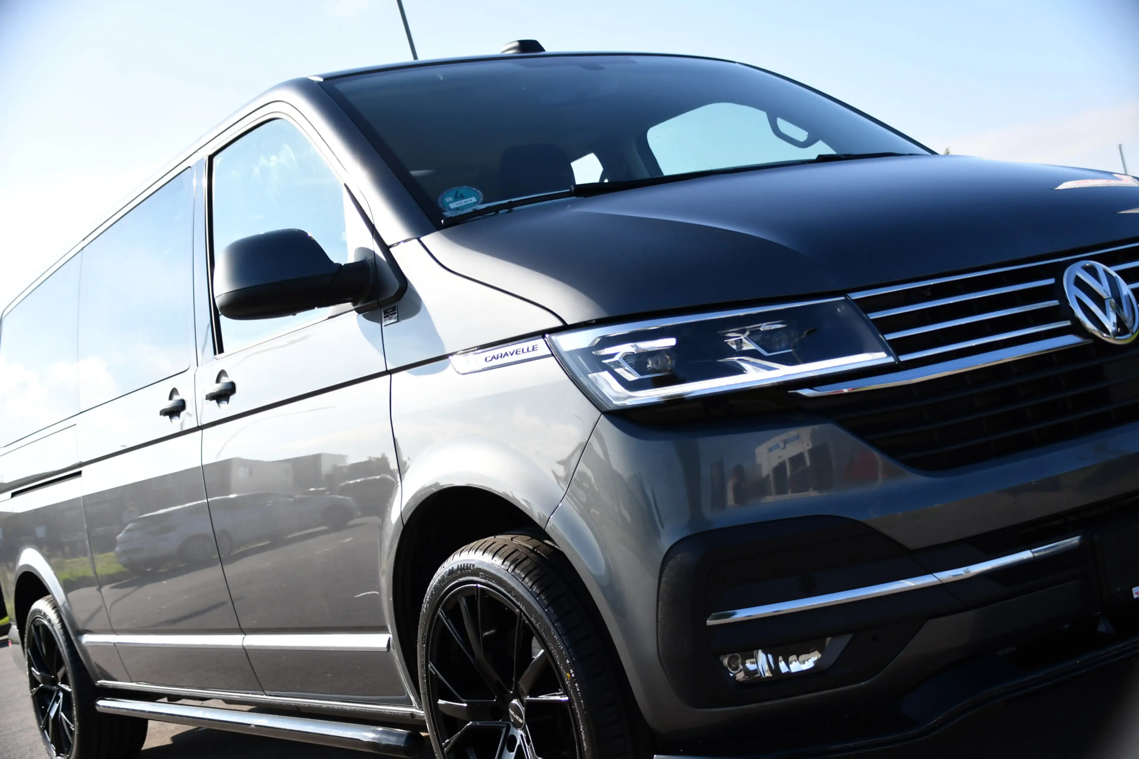 Volkswagen T6.1 Transporter 2.0 TDI L2H1 30 DC Caravelle FULL OPTIONS! Adaptie — photo 18