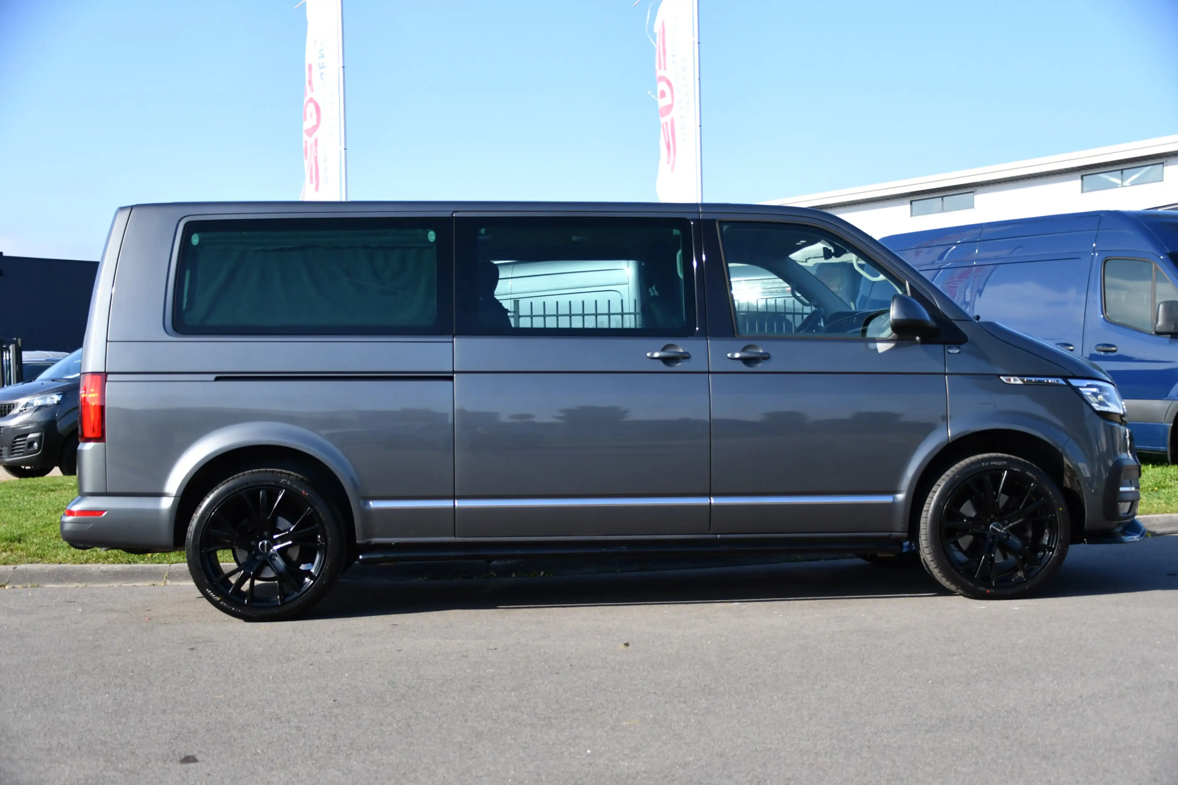 Volkswagen T6.1 Transporter 2.0 TDI L2H1 30 DC Caravelle FULL OPTIONS! Adaptie — photo 10
