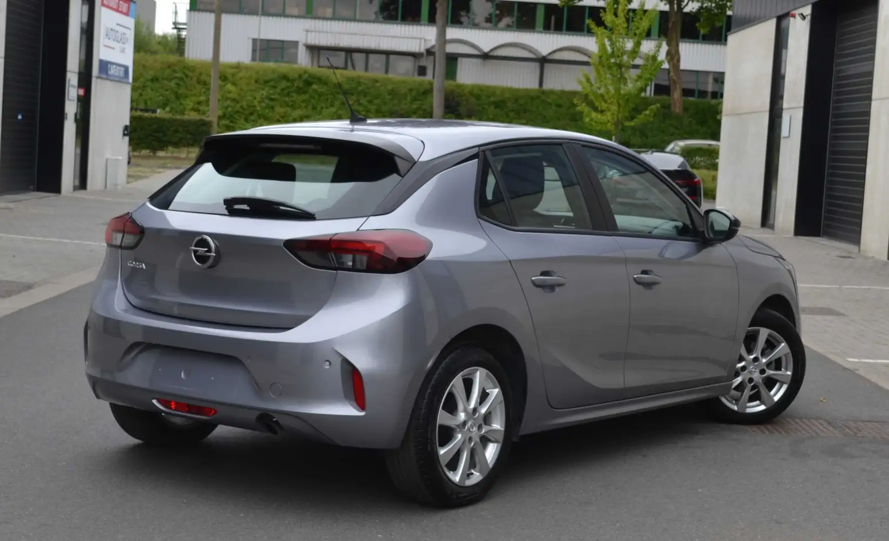 Opel Corsa Corsa 1.2i Edition Navi/LED/PDC/... TVA Gris - 2