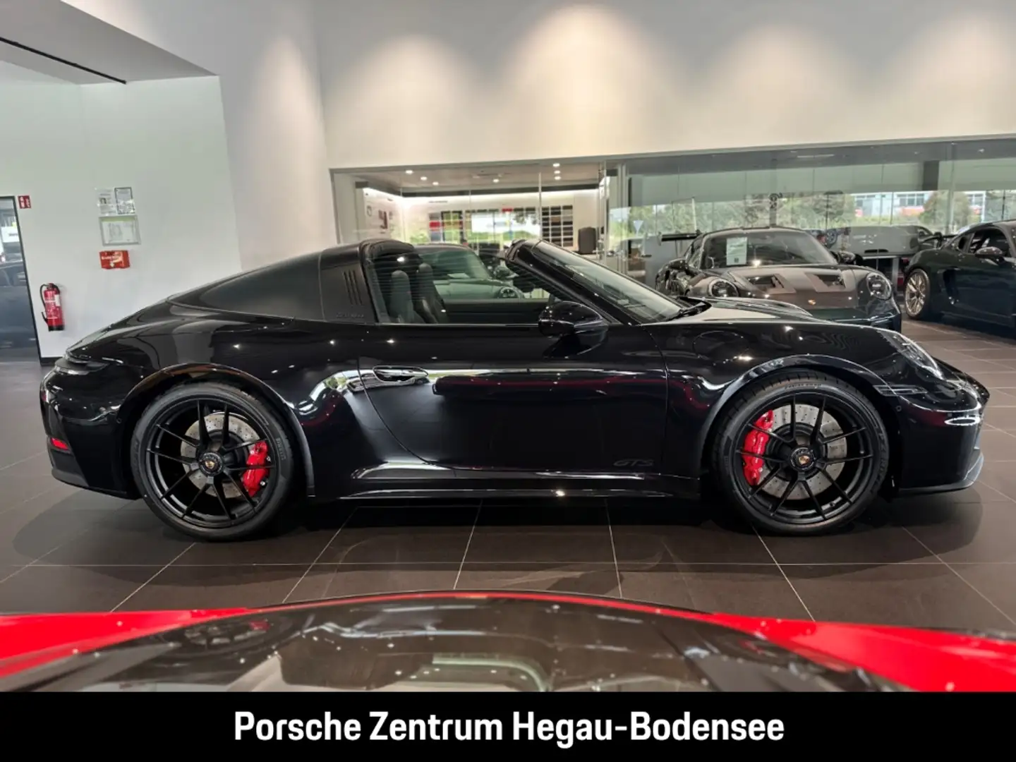 Porsche 992 (911) Targa 4 GTS/SportDesign/Dynamic Chassis Cont Noir - 2