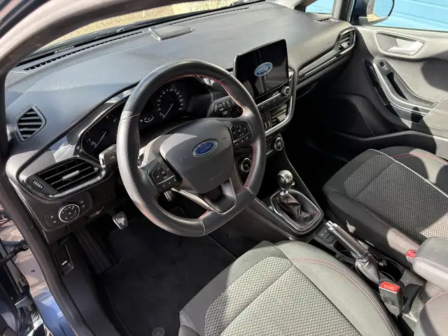 Ford Fiesta view 3