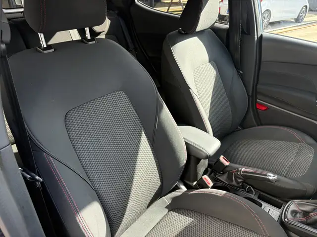Ford Fiesta view 11