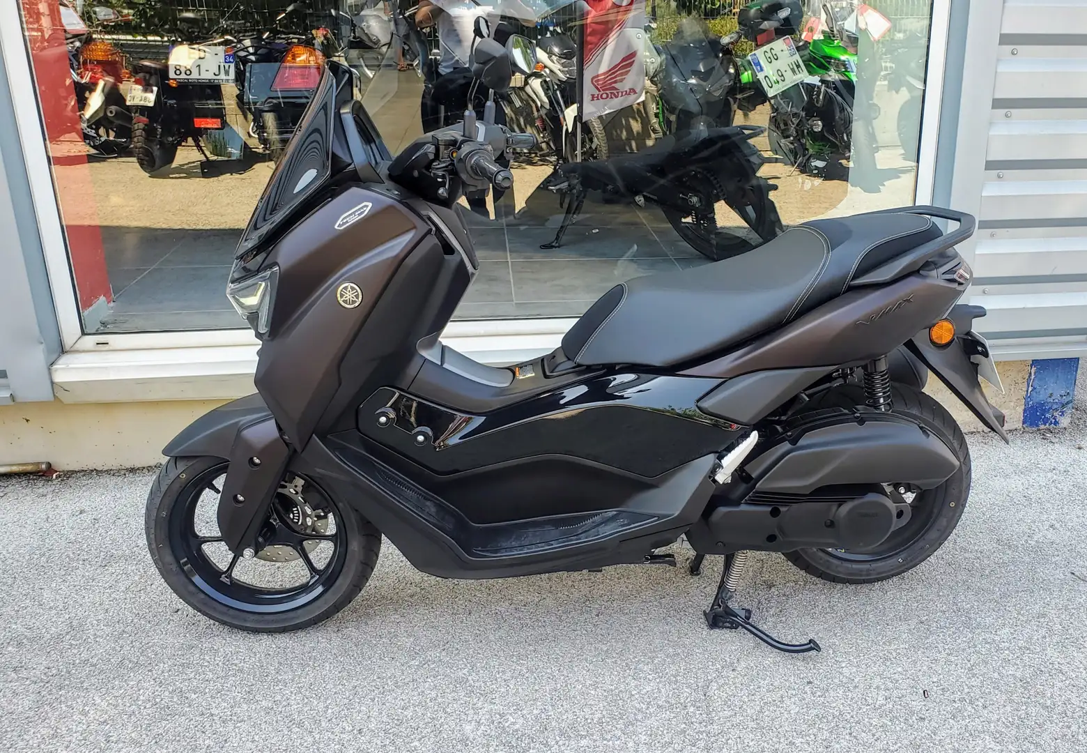 Yamaha NMAX Marrone - 1