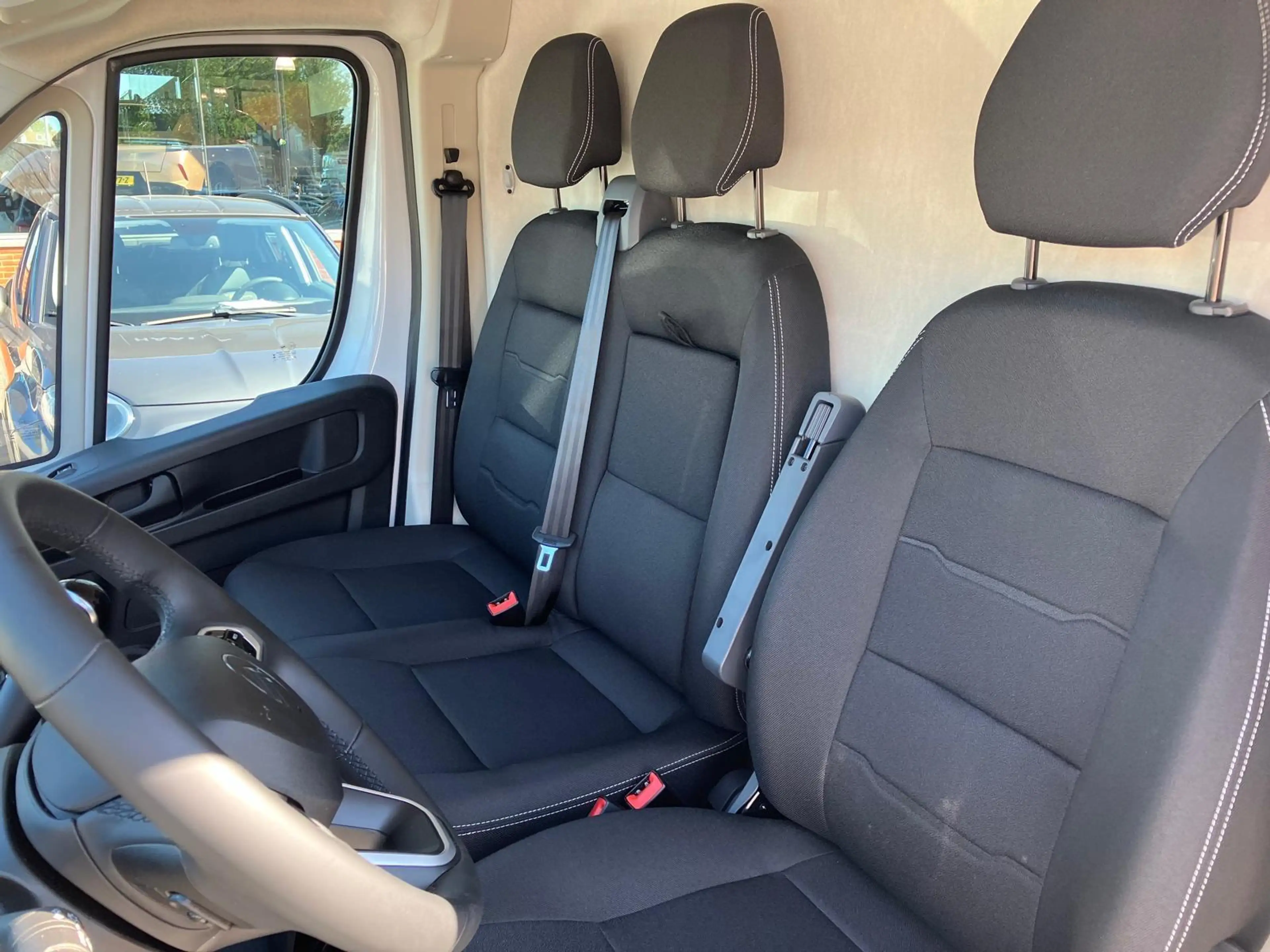 Citroen Jumper 2.2 BlueHDi 140 S&S L2H2 3.5t | Betimmering | Clim — photo 14