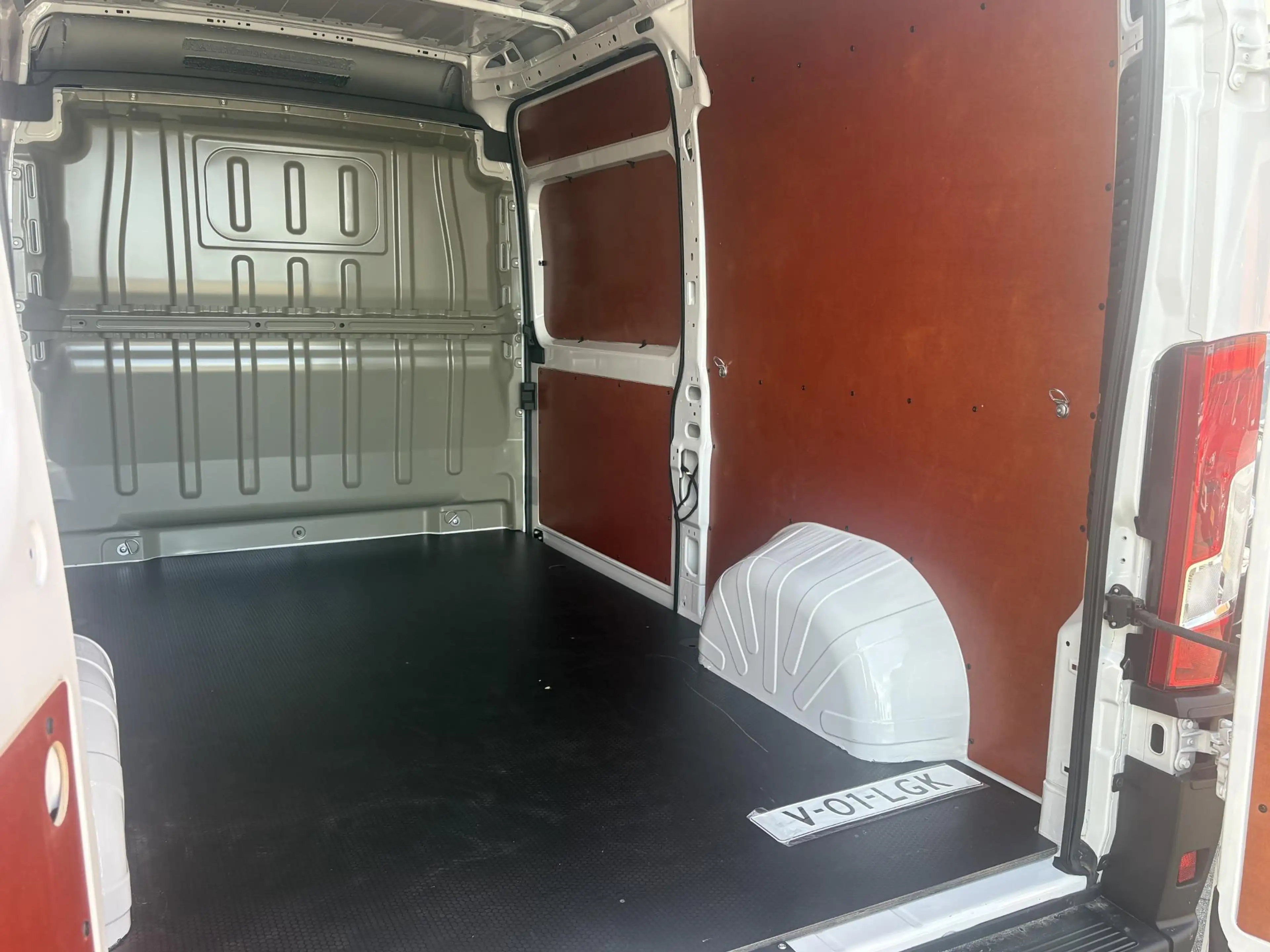Citroen Jumper 2.2 BlueHDi 140 S&S L2H2 3.5t | Betimmering | Clim — photo 10