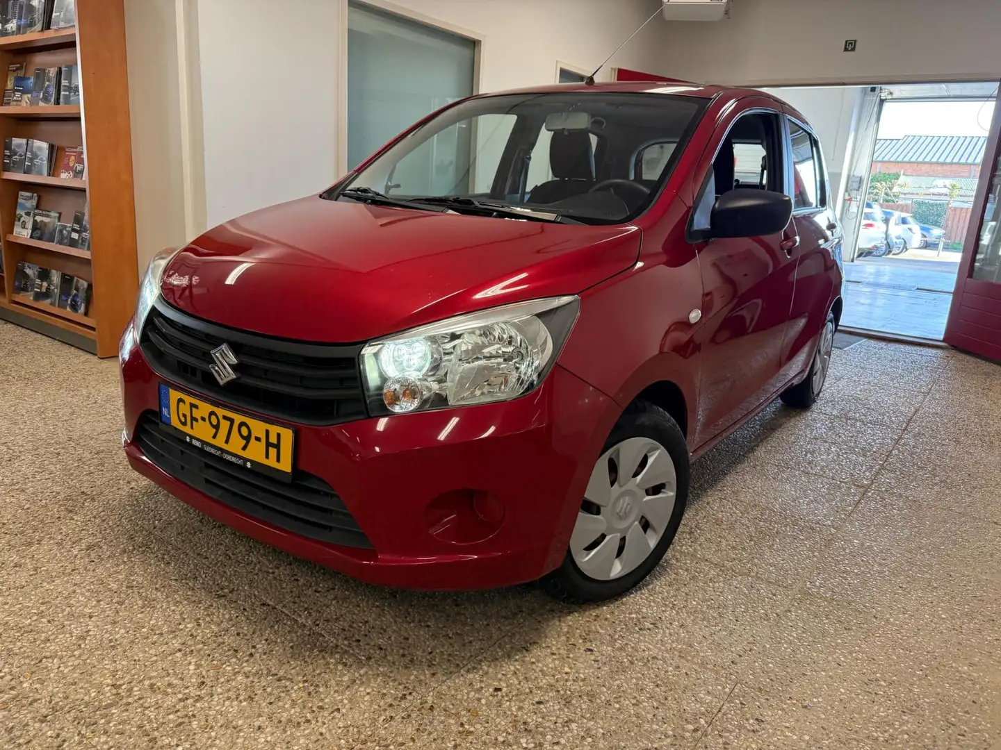 Suzuki Celerio 1.0 Comfort 5-drs Airco Rouge - 1