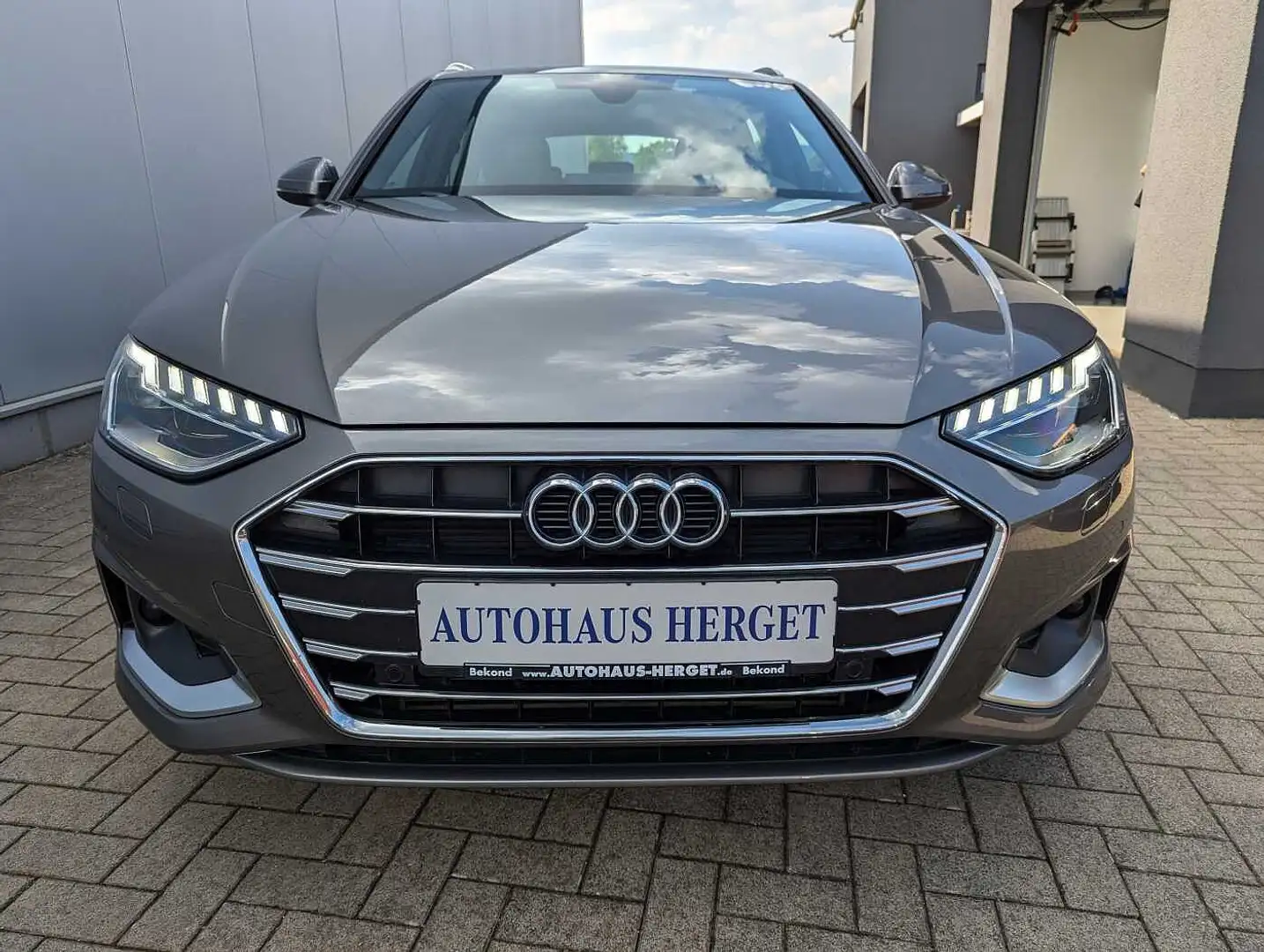 Audi A4 Avant 35 TFSI S tronic advanced 2.Hand/Scheckheft/ Grigio - 2