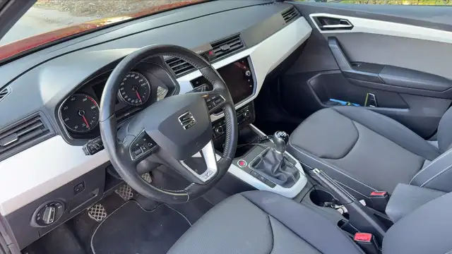 Seat Arona view 8