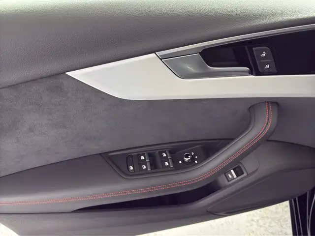 Audi A4 view 13