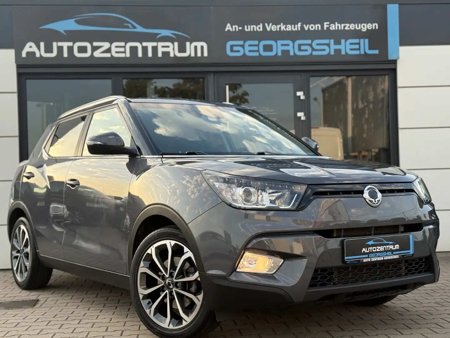 SsangYong Tivoli Clever Edition/Kamera/LED/SHZ/Automatik Grau - 1