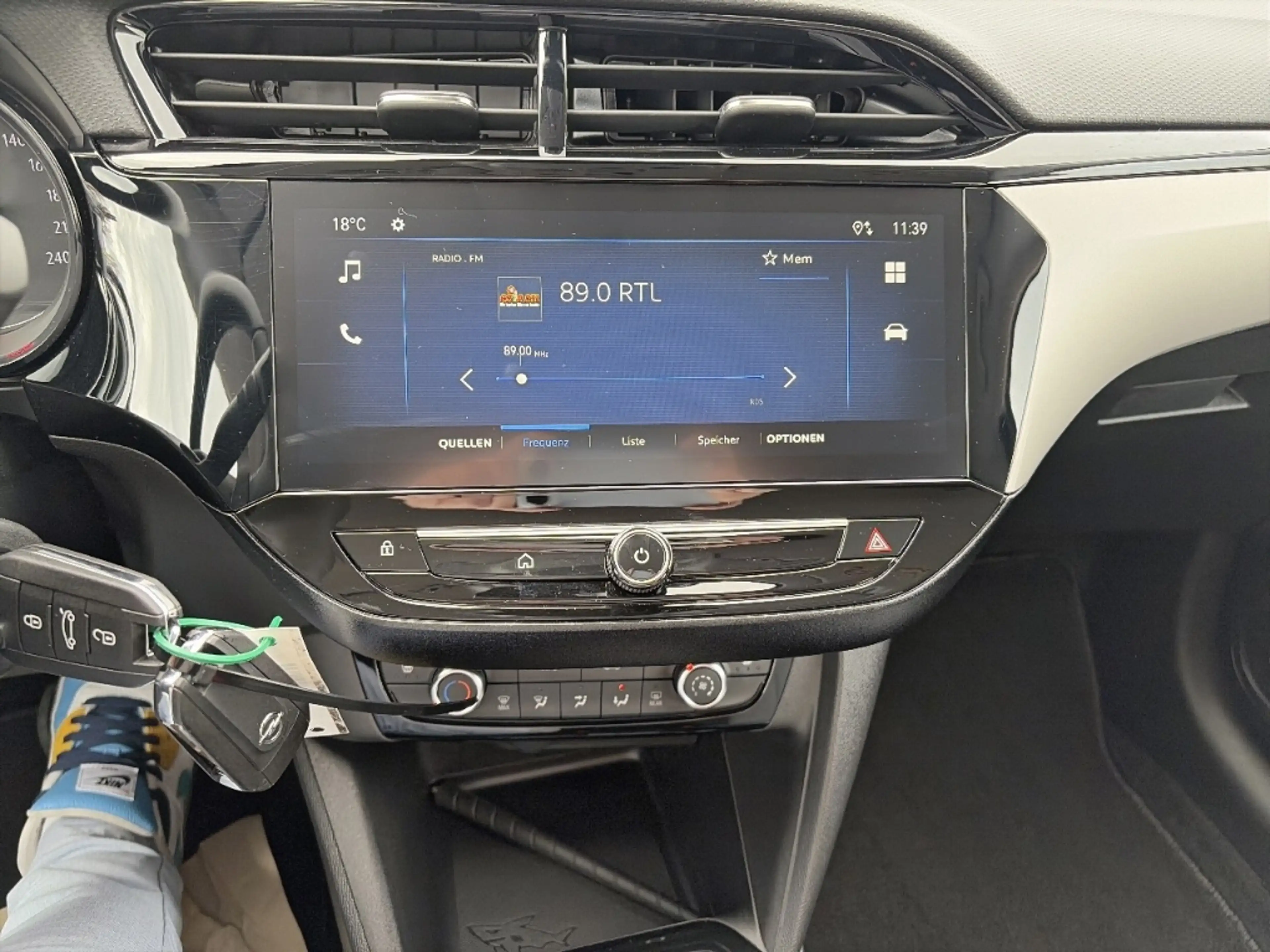 Opel Corsa F Edition LED Apple CarPlay Android Auto Musikstre — photo 13