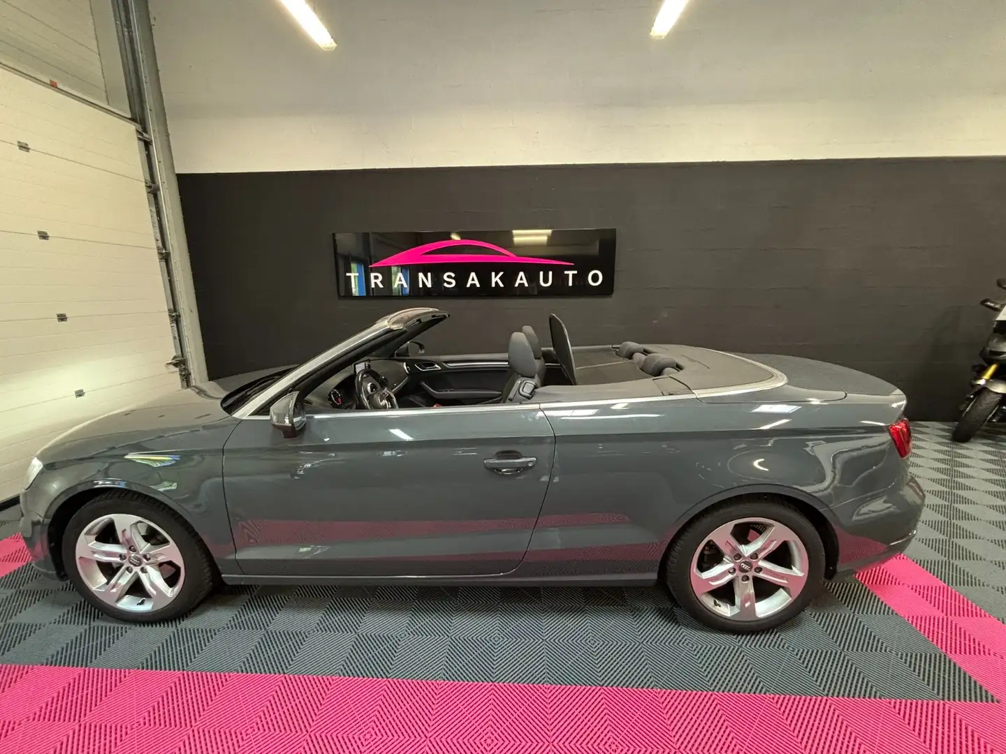Audi Cabriolet Sport Gri - 2
