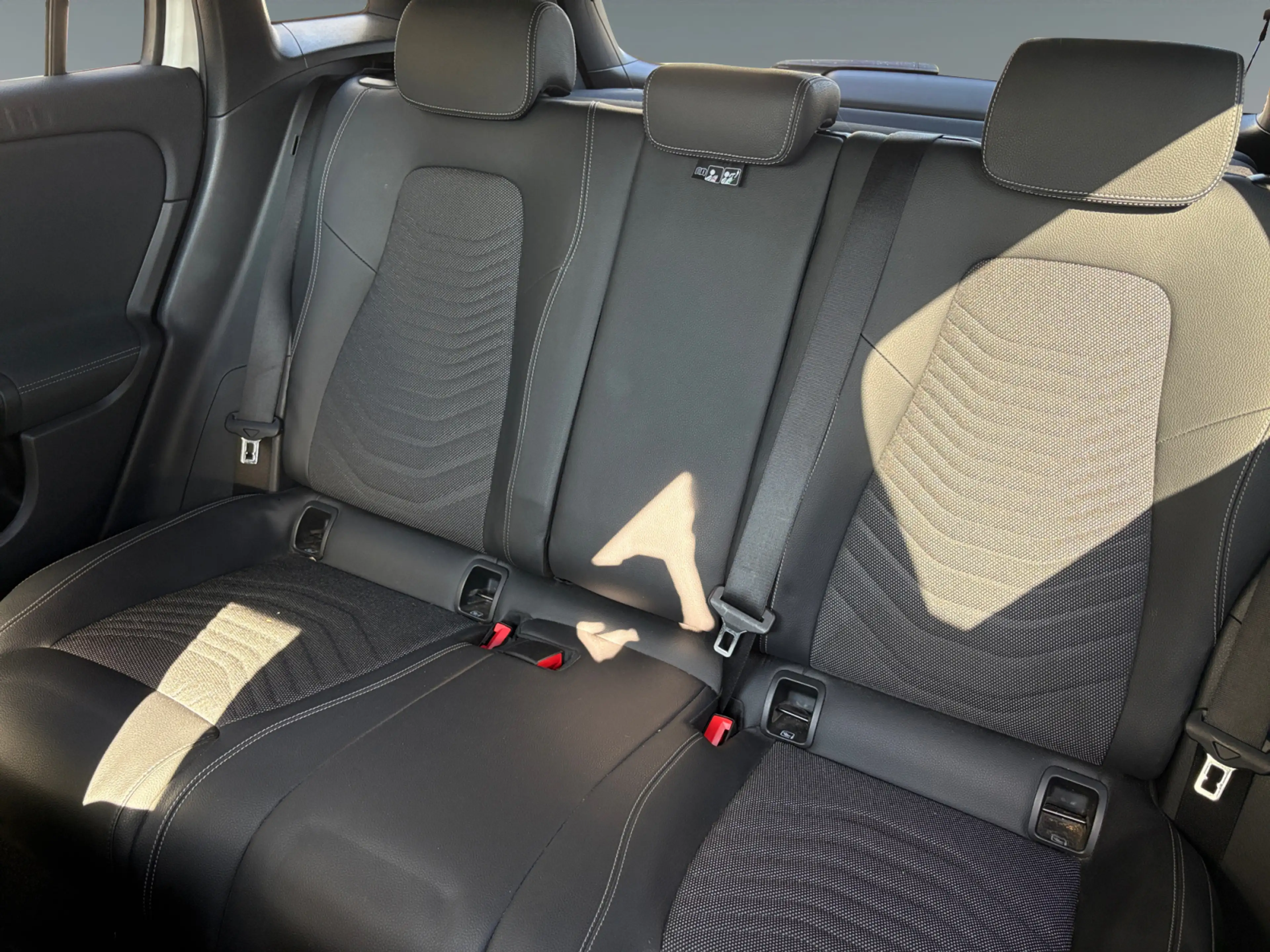 Mercedes-Benz GLA 200 GLA 200 d Atu. — photo 13