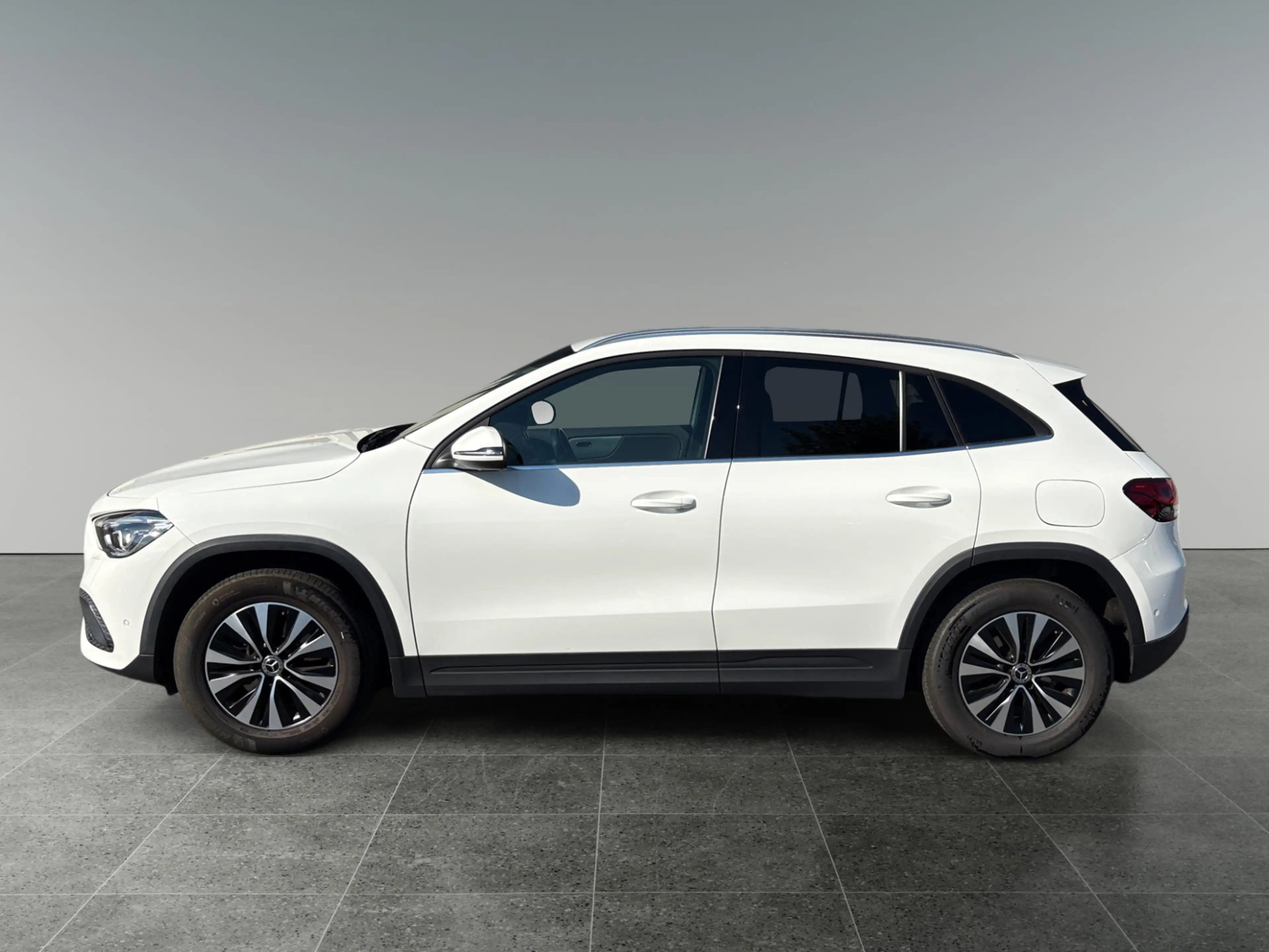 Mercedes-Benz GLA 200 GLA 200 d Atu. — photo 2